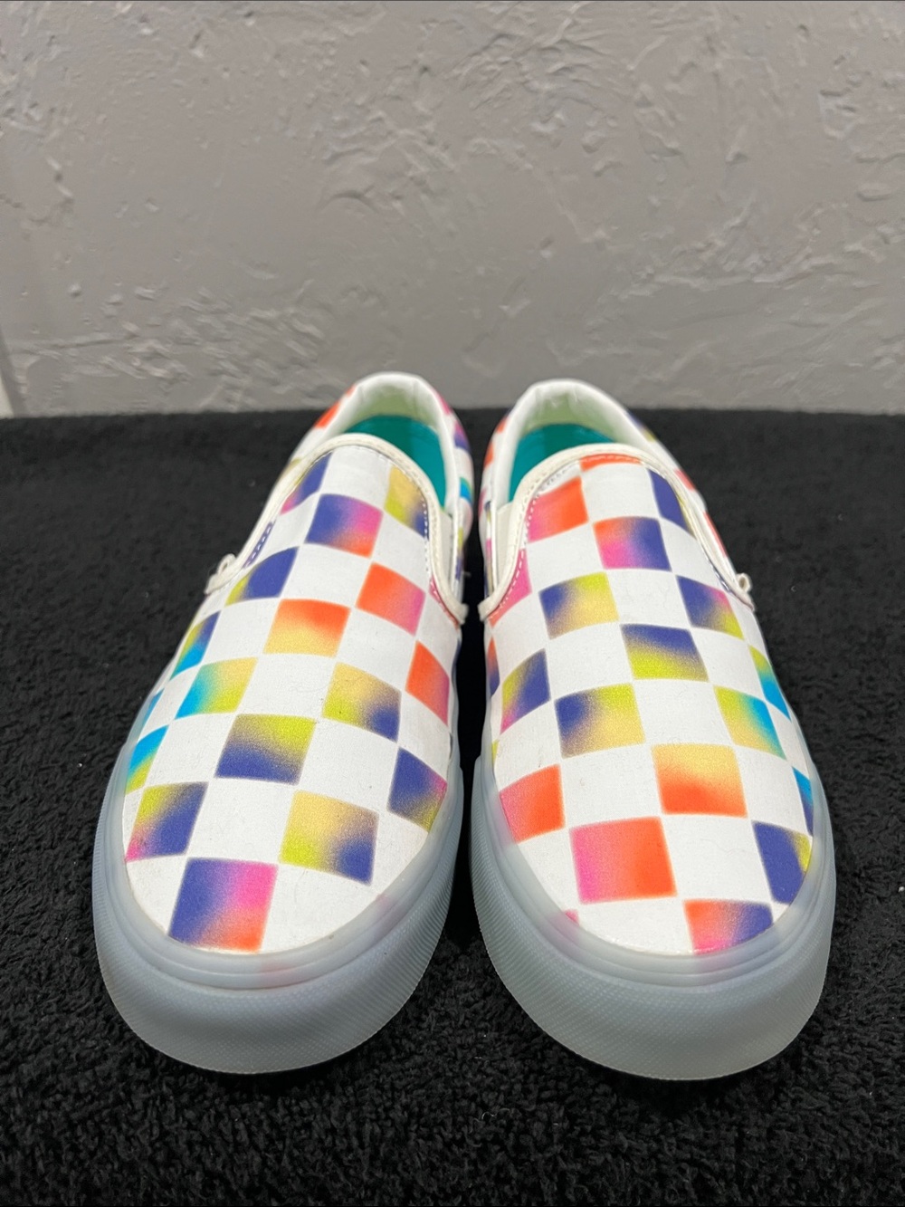 đ„đ„ VANS Cultivate Care Rainbow Checkered Canvas Gum Soles Slip-on Shoes Mens 8.5 - Picture 4 of 12